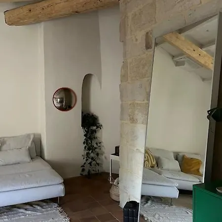 En Plein Centre Historique D'uzes Apartment *