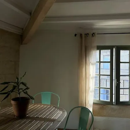 Apartment En Plein Centre Historique D'uzes Uzes