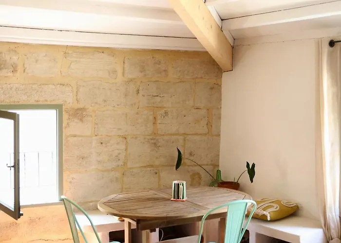 En Plein Centre Historique D'uzes Apartamento Uzès